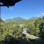 日光金谷ホテル - 部屋からの眺め　男体山、大真子山　女峰山がくっきり