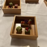 日光金谷ホテル - 宇治抹茶のテリーヌ　奥日光産なつおとめのタルト　アールグレイのマカロン