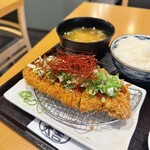 とんかつ 大吉 - 激辛とんかつ定食　1,850円