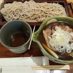 鴨屋 そば香 - ★★鴨せいろ 1195円 トロミ付いたつゆが蕎麦によく絡んで美味しいけどCP悪い！せめて親子丼と鴨せいろのセットなら満足感あるが、せいろだけでは物足りない。