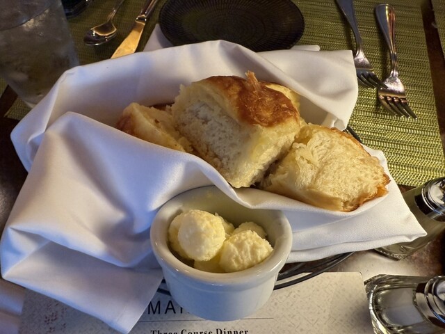 Makahiki （マカヒキ） - コオリナ/ハワイ料理 | 食べログ