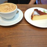 コーヒーとおやつの店 アンドモア - 