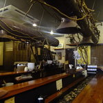 しの原 - 店内、カウンターも個室もある。