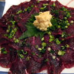 丼なもんや！ - ミンクくじらの刺身