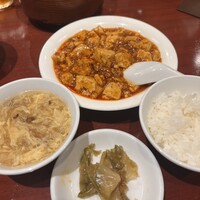 個室中華 頤和園 溜池山王店 - 