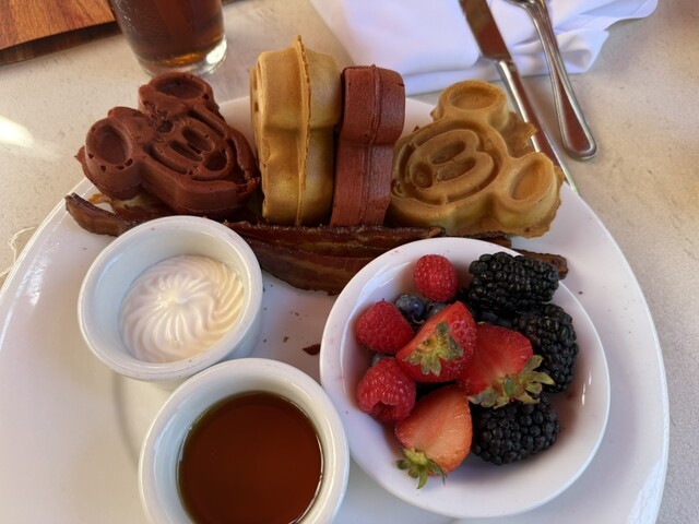 Makahiki （マカヒキ） - コオリナ/ハワイ料理 | 食べログ