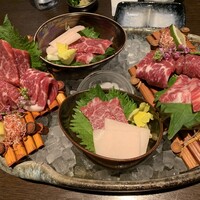 馬桜 下通り店 - 特選馬刺し盛り