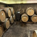 オチガビワイナリー - 音楽を聴かせて熟成させ仕上がりの違いをテストするプロジェクトと提携したことも