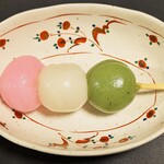 さかくら総本家 - 三色団子