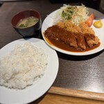 味の店 一番 谷町店 - ロースカツ定食