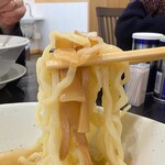 食堂 はせ川 - やや細めの中太麺