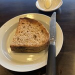 middle - 自家製カンパーニュ