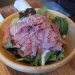 恵風和暢　あっと - ・半生カツオシーザーサラダ