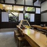 やまぎり食堂 - 店内広い