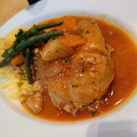 LE PORTIER Par Aux Delices de dodine Toranomon - メイン(鶏もも肉のバスク風煮込み) 202509