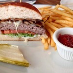 T.Y.HARBOR - 断面。ポテトとピクルスが1つ