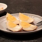 DEN - 自家製スモークたまご