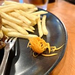 髙橋バーガー - にんじんのラペとポテト