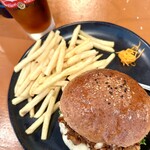 髙橋バーガー - プルドポークバーガー TPモッツァレラ、鹿肉パティ