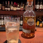 エムズ バー アンド カッフェ - 