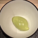 蒼菓 - 『お茶菓子』
      
      ・焼きたてのフィナンシェ
      ・栗の水羊羹
      ・佐賀嬉野の釜炒り抹茶のアイス
      （ベースの牛乳に同産地の玉露を甘みと旨みが出る温度でアンフュゼ）