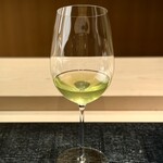 蒼菓 - 『ペアリング⑥』
      
      ・日華玉露
      
      輸出基準を満たした完全無農薬でつくられたやぶきたという品種を玉露に製茶。台湾に運び、優秀な焙煎師に青みだけを消すように45℃で4時間焙煎して頂いたもの。