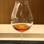 蒼菓 - 『ティーペアリング④』
      
      ・ローズアッサム（アイス）
      
      台湾アッサムという品種を紅茶に製茶して、生のマリアカラスという薔薇でゆっくり香りをつけたもの。