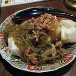 鮮度の極み 魚もつ - ★★お通し 380円 ポテサラにネバネバが乗った のがめちゃうまで おかわり自由なのが最高！