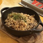 大衆ビストロ D×D - 牛スジ入りガーリックライス