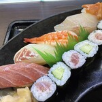 げんき亭 - にぎり５貫と細巻きの6個