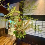 久右衛門邸 - お店に入ってすぐの花