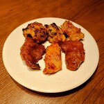 焼肉ホルモンうしごろ 銀座店 - 名物！ホルモン盛り合わせ　辛ダレ