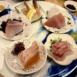 炉庵 ROAN - 刺身盛り合わせ。特にトロトロサーモンうまし