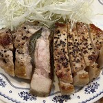 桐半 - ポークソテー塩胡椒、中心がほんのりピンク