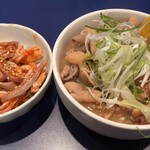 串屋横丁 直売センター - 料理写真:ガツキムチともつ煮