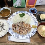 桐半 - ポークソテー塩胡椒¥1380と一口カレー¥150