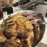 ピレネー - 手前が若鶏　奥が鴨肉