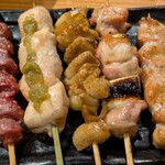 卓上レモンサワー＆ハイボール 焼鳥食べ放題 乾杯500酒場 新橋店 - 焼き鳥5種盛り