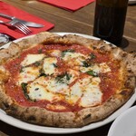 ピッツェリア イル トレコルデ - マルゲリータ＋燻製モッツァレラ