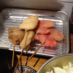 Kushikatsu Baru Sutairu Hana - 牛串・串かつ・イカ・紅生姜