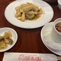 個室中華 頤和園 溜池山王店 - 