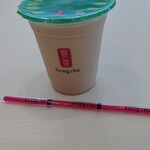 貢茶 - ドリンク写真:アールグレイのアイスミルクティーSサイズ 490円