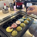 Jibun de Yakeru Takoyaki Izakaya TAKOYAKI LAB - レインボーたこ焼き