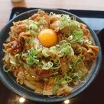 はなまるうどん - 限定　スタミナ肉野菜炒めうどん中盛
