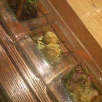 リストランテ ソットラルコ - 前菜盛り合わせ３種：黒鯛のカルパッチョ・里芋のフリット・砂肝とレバーと牛蒡の赤ワイン煮