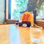 やぶ善 - 卓上常備。