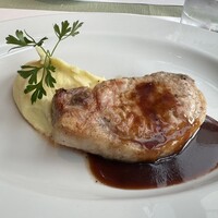 37 Steakhouse & Bar - 