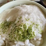 飄禄玉 - とろろを追加で頼みました。麦飯によく合う