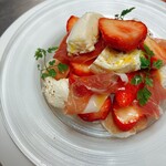 SOLPE - フルーツのカプレーゼ