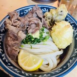 梅田 釜たけうどん - 